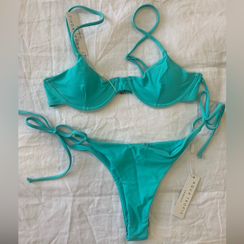 NWT Aqua Tropic Cabo Bikini Set
